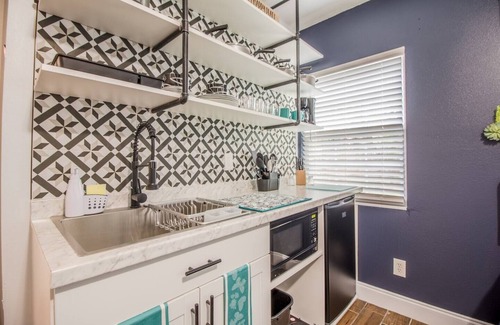 Lake Como House | Cozy Downtown 1BR Kitchenette & Pet-Friendly