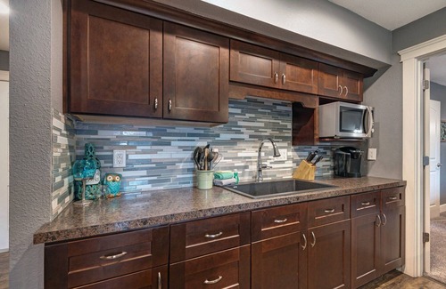 Orchard District Condo | Cozy Downtown 2nd Story Condo That Overlooks Pioneer Park