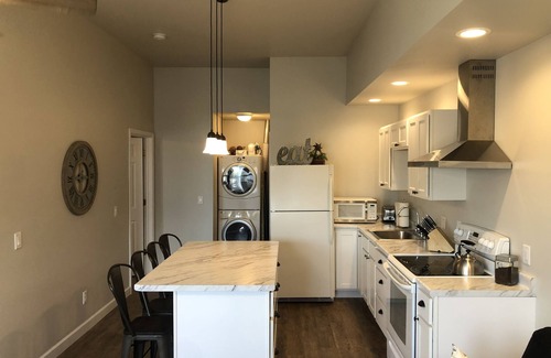Argyle Apartment | Cozy Downtown Apartment