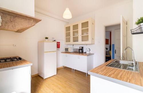 Sao Jose Apartment | Cozy Downtown Avenue 2D by Central Hill
