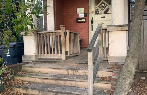 Grange Park House | Cozy Downtown Private Rooms near AGO