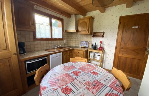 Crest-Voland Apartment | Cozy duplex for 4 in Crest-Voland, near slopes, parking, wifi