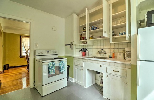 Ferndale Apartment | Cozy Duplex: Half Mi to Magic Bag & Woodward Ave!