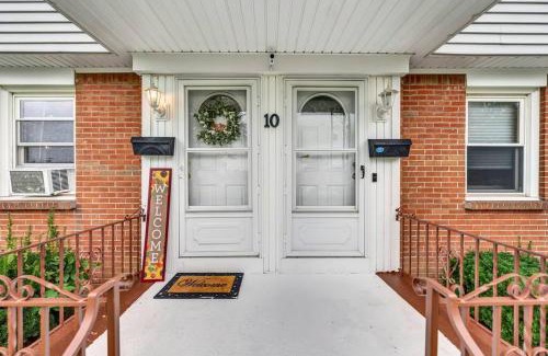 Cheektowaga Apartment | Cozy Duplex Near BUF International Airport