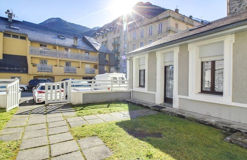 Cauterets Apartment | Cozy Duplex Studio with Shared Outdoor Space in Central Cauterets, Near Ski Lifts