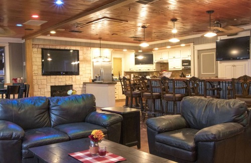 Denison Cabin | Cozy Duplex Style Cabin on Lake Texoma: Cabin 101