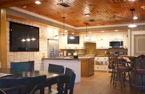 Denison Cabin | Cozy Duplex Style Cabin on Lake Texoma: Cabin 106