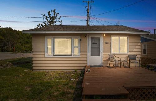 Oscoda House | Cozy & Easy - Steps to the Sand