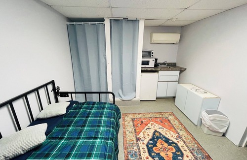 Cheltenham Apartment | Cozy Efficiency Apartment in Cheltenham – Perfect for Solo Travelers!