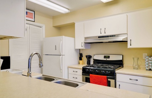 Thunderbird Apartment | Cozy El Paso Condo w/Patio ~ 7 Mi to Dtwn!