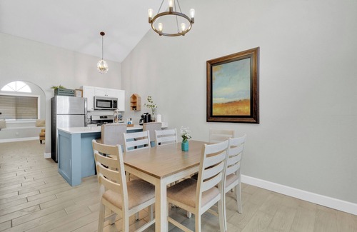 Biggs Field House | Cozy El Paso Getaway-Close to I-10-Restaurants-Shopping and more! Remodeled.