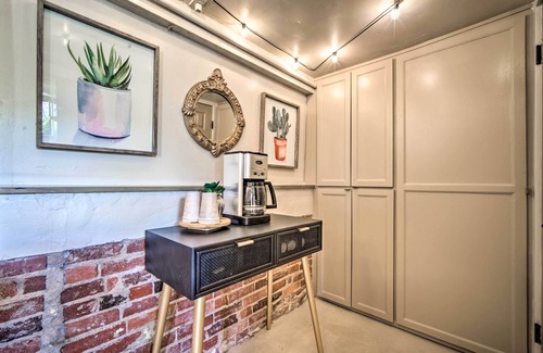 El Paso Apartment | Cozy El Paso Studio w/Patio ~ 5 Mi to UTEP!