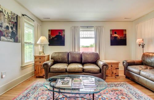 Elkhart Lake Apartment | Cozy Elkhart Lake Apartment Walk to Town and Dining
