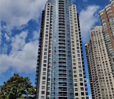 Downtown Mississauga House | Cozy Ensuite private room homestay