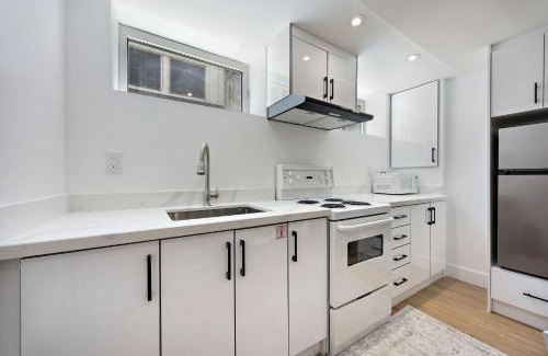 Pickering Apartment | Cozy Entire Apt - Quietness & Privacy