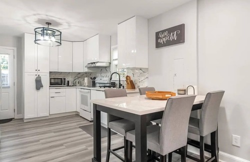 Yorktown House | Cozy Entire Single Family House near D.C