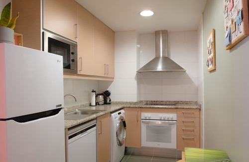 Collblanc y La Torrassa Apartment | Cozy Appartement near Camp Nou+Underground Parking