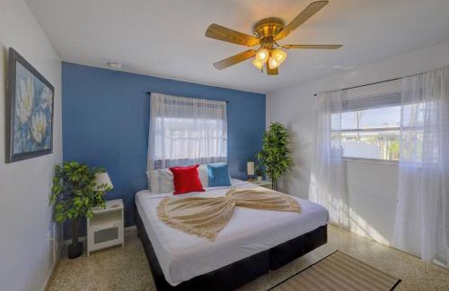 Gulf Gate Estates House | Cozy Escape Near Beach, Fire Pit & Bbq Nights