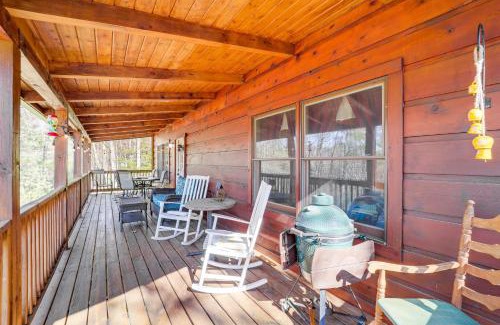 Deep Gap House | Cozy Family Cabin with Hot Tub - 10 Mi to App State!