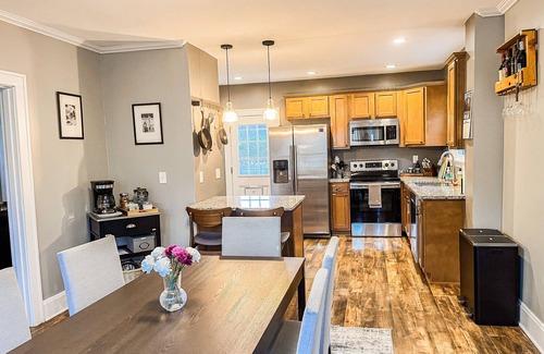 Cincinnati House | Cozy Family & Dog-Friendly 3 Bedroom with Fenced-In Yard, Close to Downtown
