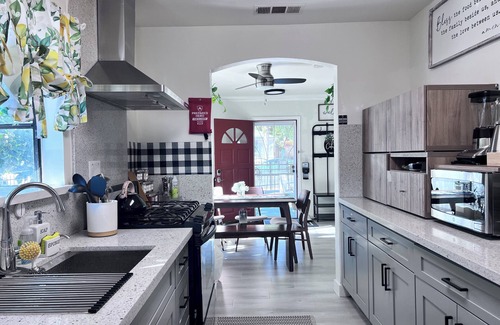Monterey Park House | Cozy Family Friendly Retreat