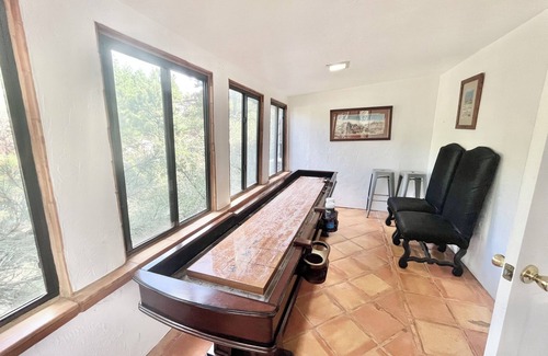 Prescott Cabin | Cozy Family Friendly Lodge, 2 Games Rooms, Hot Tub, EV Charger