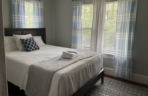 Crisfield House | Cozy family friendly home with lots of space to relax.!