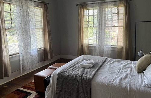 Crisfield House | Cozy family friendly home with lots of space to relax.!