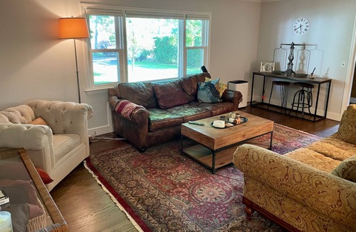 Riverhead House | Cozy Family Friendly Summer Getaway