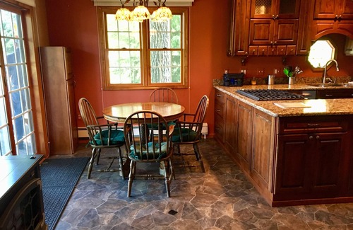 West Branch House | ★ Cozy Family Getaway ★ on Beautiful Clear Lake 3 or 4 Bedrooms Available