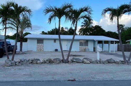 Marathon House | COZY FAMILY HOME-5 minute drive to sombrero beach