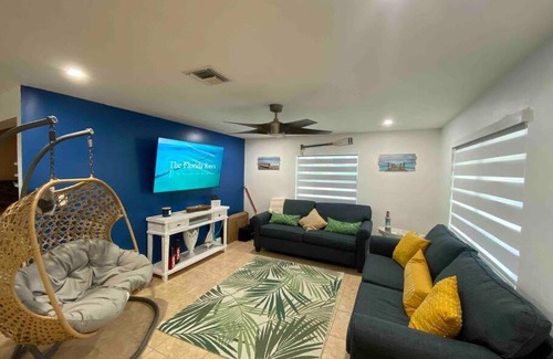 Marathon House | COZY FAMILY HOME-5 minute drive to sombrero beach