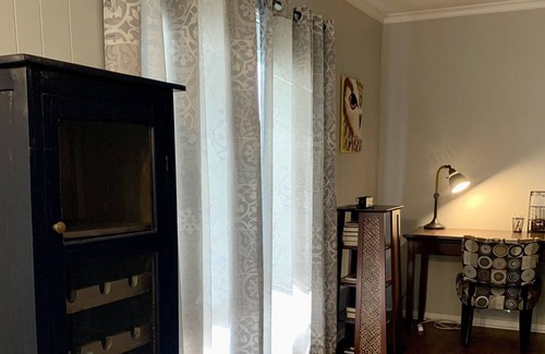 Fayetteville House | Cozy family home, central Fayetteville, All yours!