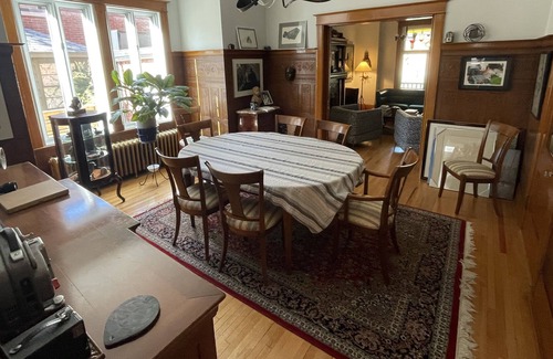 Cote-Des-Neiges—Notre-Dame-De-Grace House | Cozy Family Home in Friendly Neighborhood
