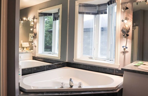 Brossard Condo | Cozy Family Retreat in Brossard