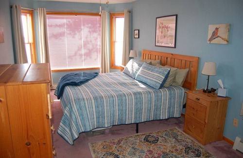 Chisago City Cabin | Cozy family-sized cabin with 100ft on Green Lake!