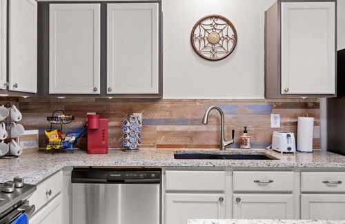 San Antonio House | Cozy Family Vacation House close to Seaworld, Six Flag Fiesta, Shopps