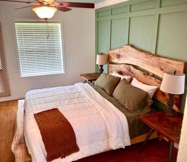 Spring Hill House | cozy family vacation spring hill ,weeki wachee