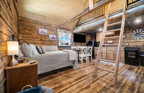 Fairview Other | Cozy Farm Retreat - Getaway in the Heart of Nature