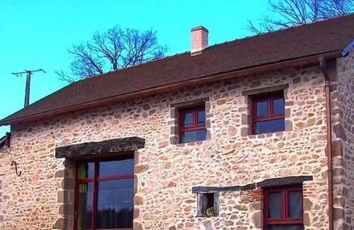 Barrais-Bussolles Cottage | Cozy Farmhouse: Fishing, Nature, Waterfall, Near Vichy, Wi-Fi, Pet Friendly