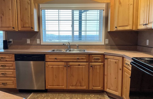 Great Falls Other | Cozy farmhouse in charming Great Falls with WiFi, AC
