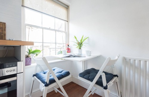 Fitzrovia Apartment | Cozy Fitzrovia studio on a quiet cobbled street in the West End!