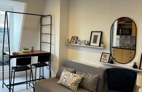 Camden Town with Primrose Hill Apartment | Cozy Flat London