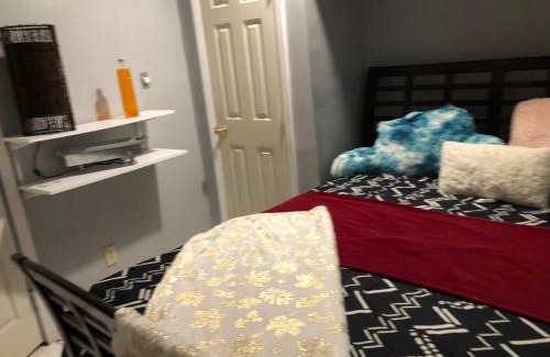Lawrenceville Apartment | Cozy Fleure place