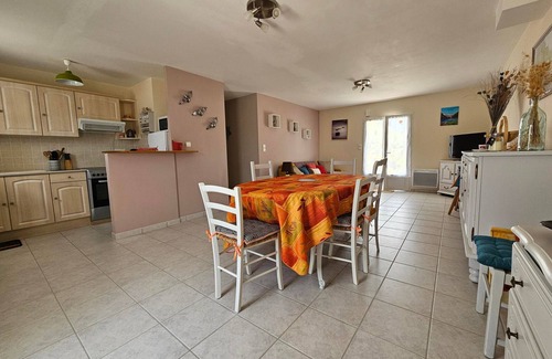 LʼAiguillon-sur-Mer House | Cozy House with Terrace, Near Beach & Activities, Pet-Friendly