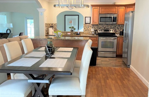 Clearwater House | Cozy Friendly Family Oriented 3 Bedroom Home, mins from Clearwater Beach