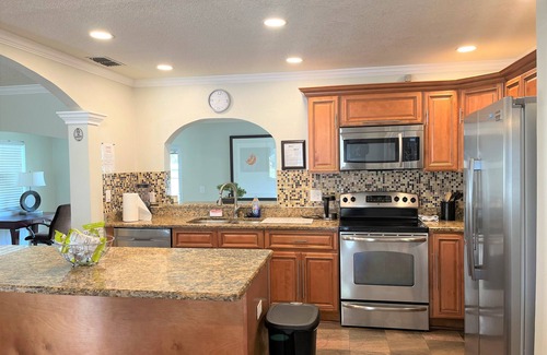 Clearwater House | Cozy Friendly Family Oriented 3 Bedroom Home, mins from Clearwater Beach