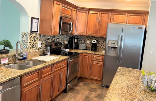 Clearwater House | Cozy Friendly Family Oriented 3 Bedroom Home, mins from Clearwater Beach