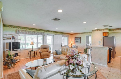 Florida South Atlantic Coast House | Cozy Frostproof Escape w/Private Hot Tub!
