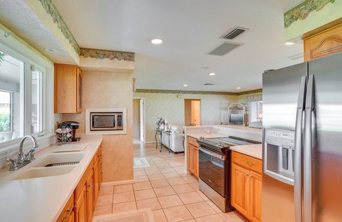 Florida South Atlantic Coast House | Cozy Frostproof Escape w/Private Hot Tub!